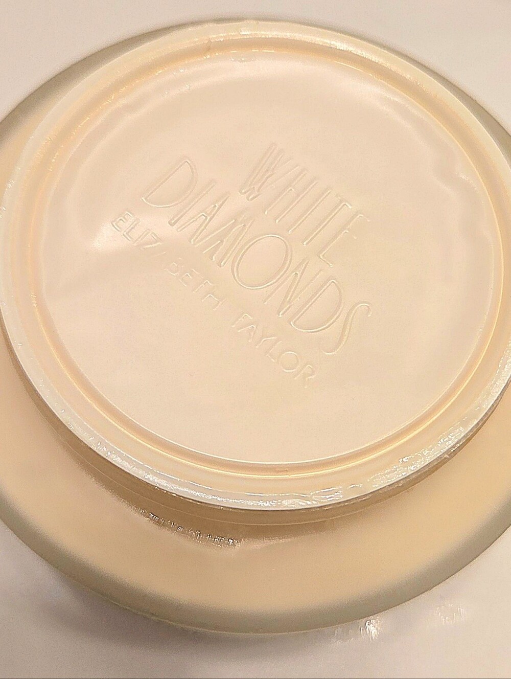 Vtg White Diamonds Body Radiance Perfumed Body Cream 8.4 oz Jar Elizabeth Taylor - Picture 6 of 6